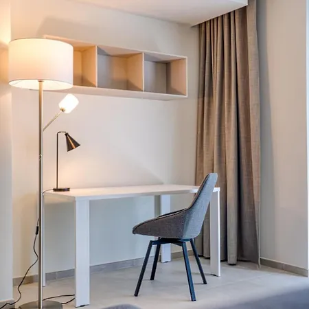 Deluxe Mercury 439 With Pool