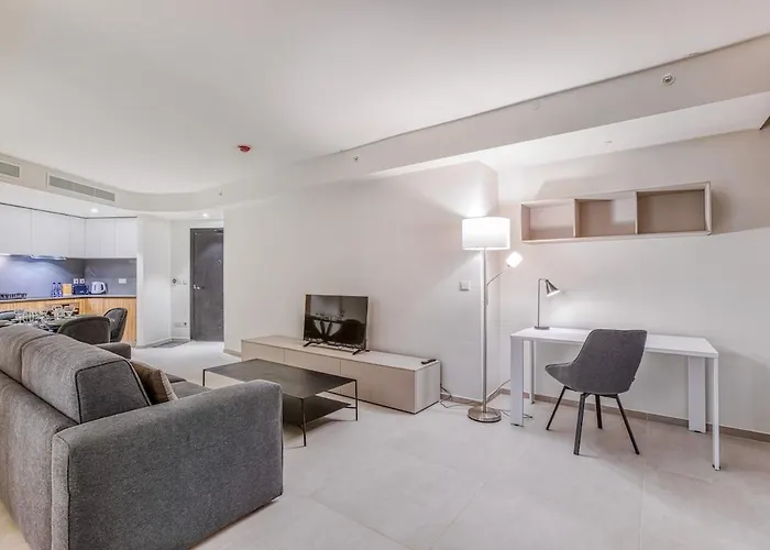 Deluxe Mercury 439 With Pool