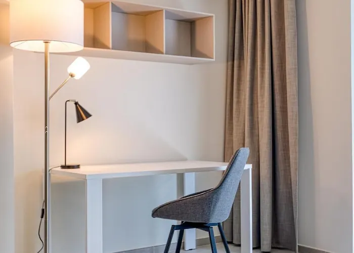 Deluxe Mercury 439 With Pool